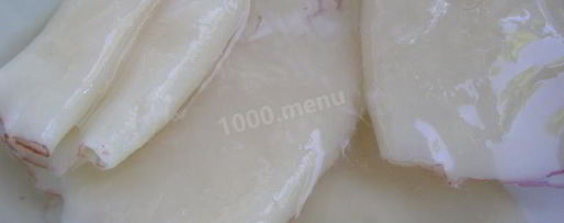 Шаг 2: фаршированных кальмаров с рисом и яйцом