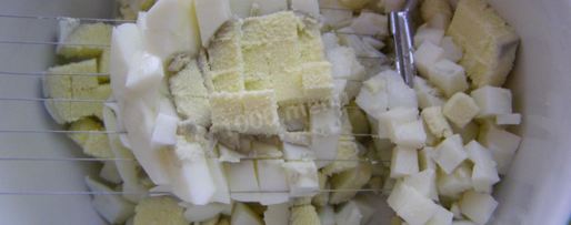 Шаг 3: фаршированных кальмаров с рисом и яйцом