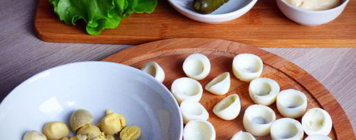 Шаг 1: фаршированных перепелиных яиц