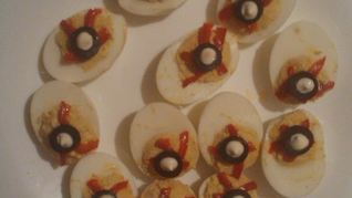 Рецепт Фаршированных яиц Глаза монстра