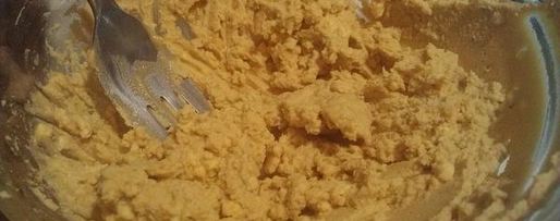 Шаг 1: фаршированных яиц глаза монстра