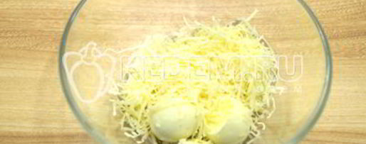 Шаг 3: фаршированных яиц на праздничный стол