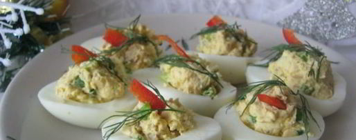 Шаг 5: фаршированных яиц с беконом