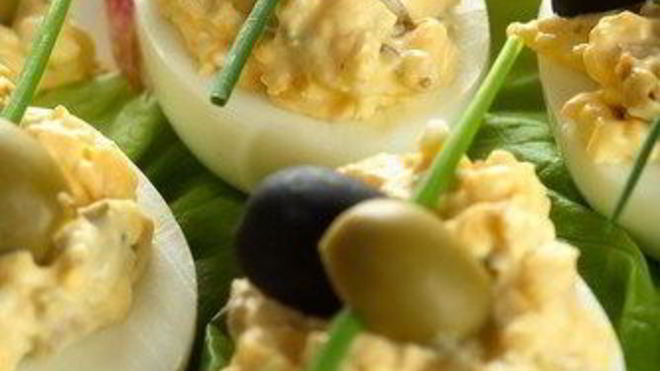 Рецепт Фаршированных яиц с каперсами и анчоусами по-средиземноморски