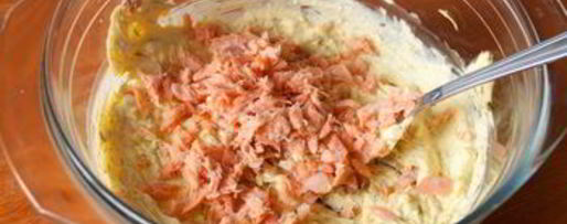 Шаг 2: фаршированных яиц с копченым лососем