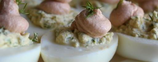 Шаг 5: фаршированных яиц с мягким творогом и лососевой пастой