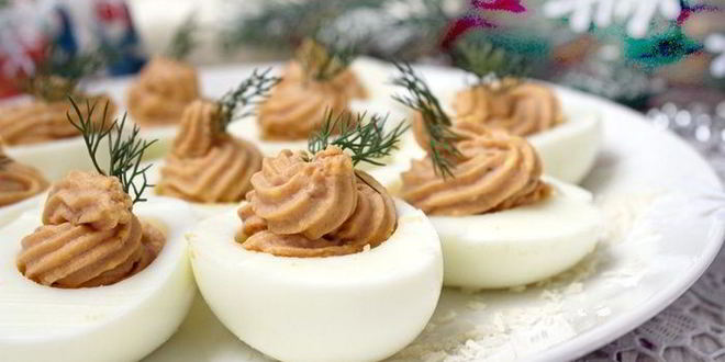 Рецепт фаршированных яиц с паштетом из индейки