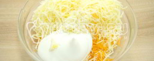 Шаг 3: фаршированных яиц с сыром