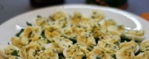 Шаг 4: перепелиных яиц, фаршированных икрой