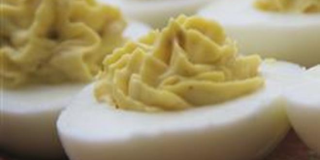 Рецепт пикантных фаршированных яиц