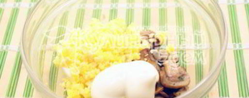 Шаг 3: яиц фаршированных гнездышки