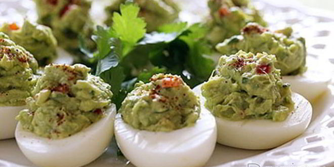 Рецепт яиц, фаршированных гуакамоле с беконом