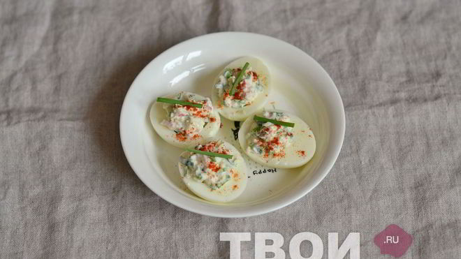 Рецепт Яиц, фаршированных крабовым салатом