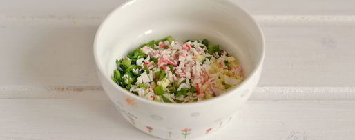 Шаг 5: яиц, фаршированных крабовым салатом