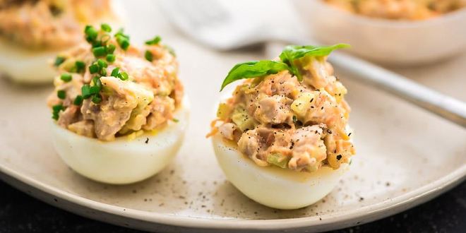 Рецепт яиц, фаршированных курицей с овощами