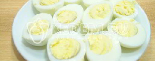 Шаг 1: яиц фаршированных печенью