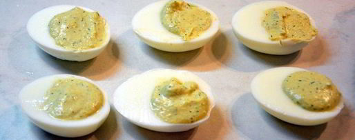 Шаг 1: яиц, фаршированных с икрой