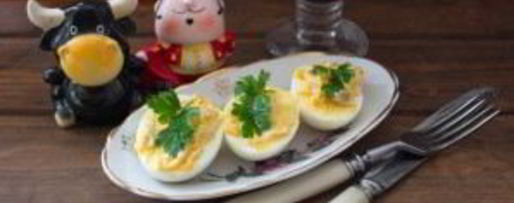 Шаг 5: яиц, фаршированных сельдью