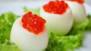 Рецепт Яиц, фаршированных суфле из семги и красной икры