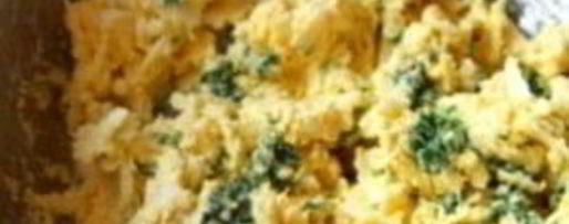 Шаг 1: яиц, фаршированных сыром и чесноком