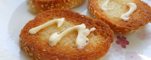 Шаг 3: чесночных гренков с помидорами и яично-огуречным салатом