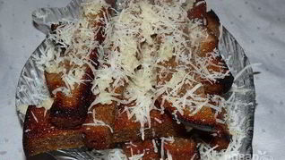Рецепт Гренков из черного хлеба с сыром и чесноком