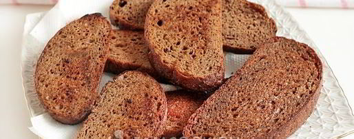 Шаг 5: гренков из черного хлеба с сыром и яйцом