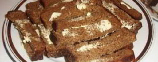 Шаг 1: гренков из черного хлеба с сыром