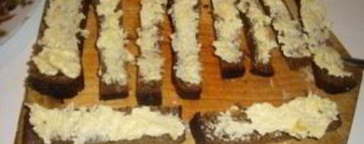 Шаг 6: гренков из черного хлеба с сыром