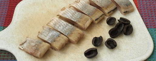 Шаг 2: гренков из ржаного хлеба с сельдью