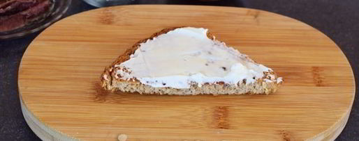 Шаг 8: гренков с анчоусами, вялеными томатами и сливочным сыром