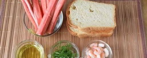 Шаг 4: гренков с крабово-креветочной пастой