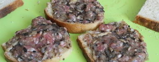 Шаг 3: гренков с мясным фаршем и шампиньонами