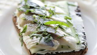 Рецепт Гренков с селедочным маслом