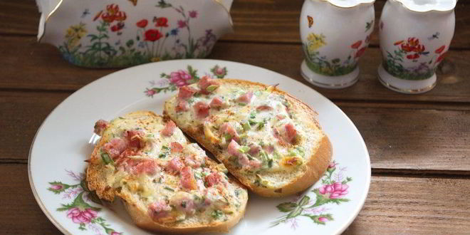 Рецепт гренков с ветчиной и сыром