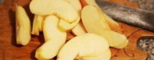 Шаг 3: гренков с яблоками