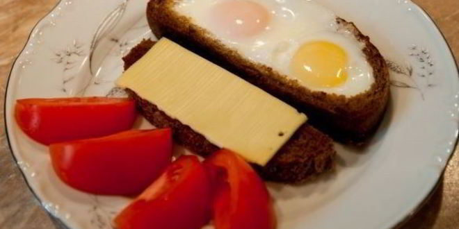Рецепт гренков с яйцом и сыром