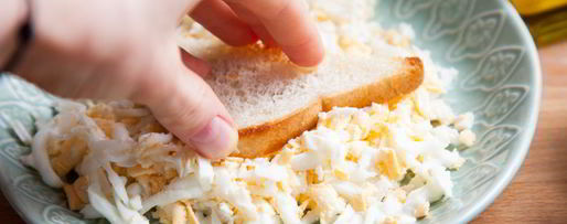 Шаг 7: гренков с яйцом