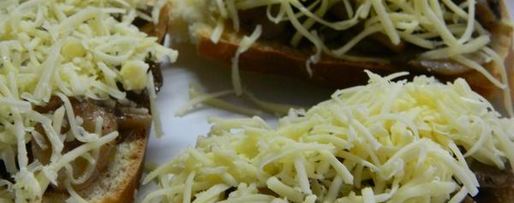 Шаг 5: сырных гренков с грибами