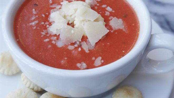 Рецепт Томатного крема-супа и гренки с сыром Бри