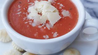 Рецепт Томатного крема-супа и гренки с сыром Бри