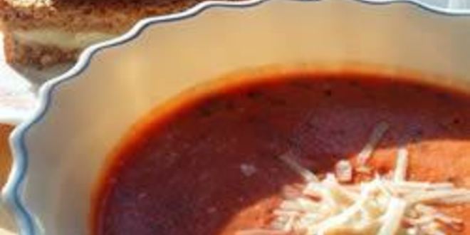 Рецепт томатного крема-супа и гренки с сыром бри