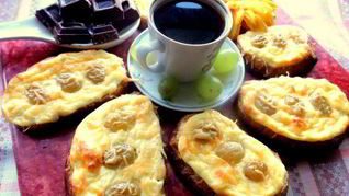 Рецепт Запеченных гренков с творогом и виноградом