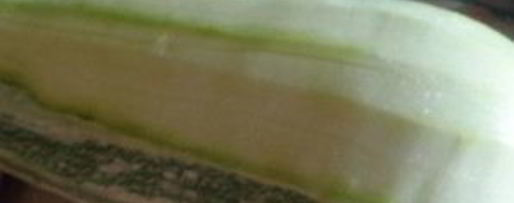 Шаг 1: икры кабачковой с томатной пастой и чесноком