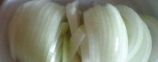 Шаг 2: икры кабачковой с томатной пастой и чесноком