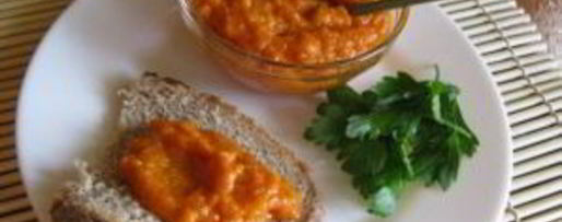 Шаг 8: икры кабачковой с томатной пастой и чесноком