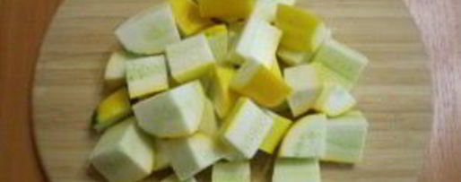 Шаг 1: кабачковой икры с майонезом и луком