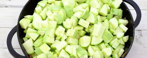 Шаг 2: кабачковой икры с перцем и луком