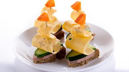 закуски на шпажках