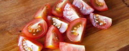 Шаг 3: канапе из креветок с помидорками черри